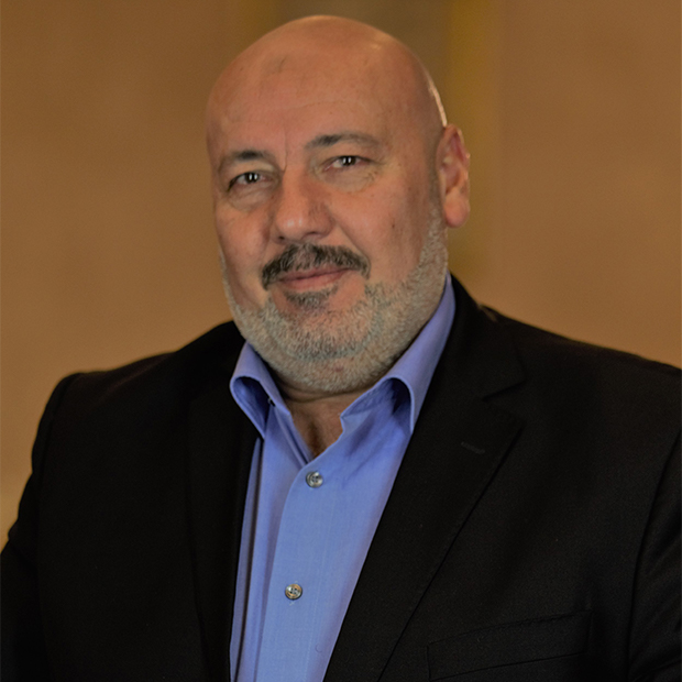 باسم حسني  حسين  يعاقبة